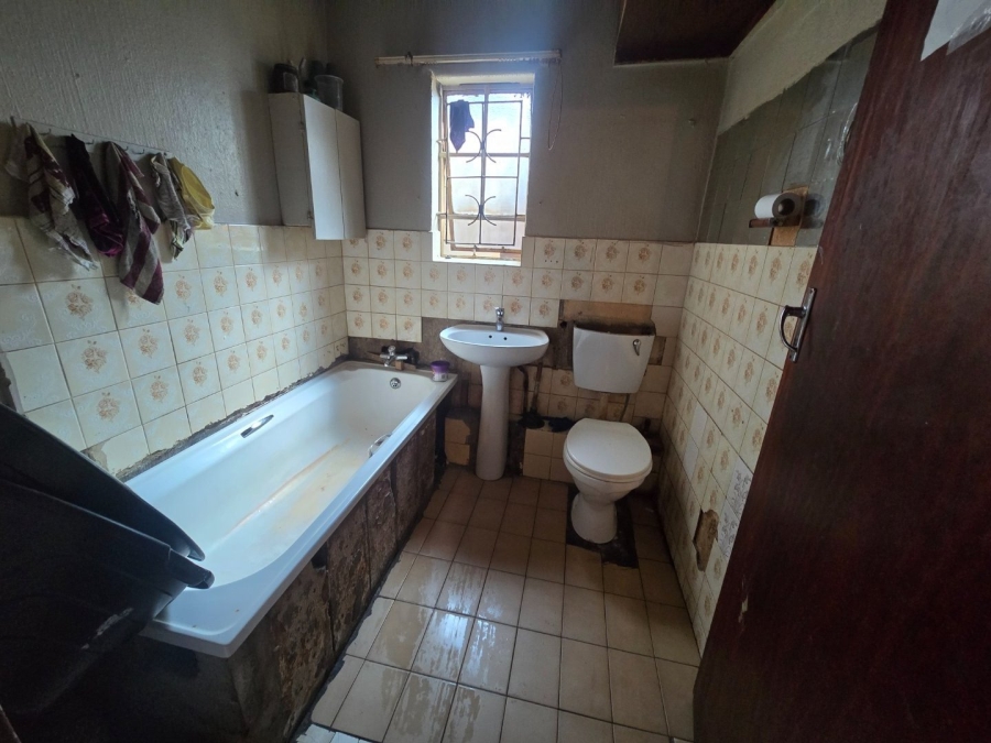 4 Bedroom Property for Sale in Lentegeur Western Cape